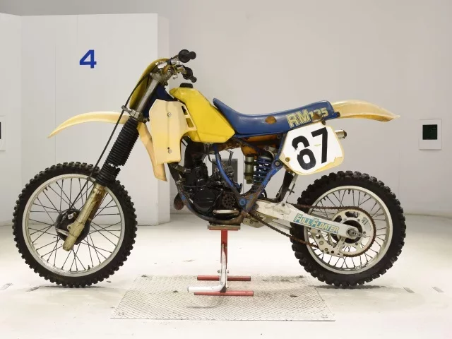 Suzuki RM125