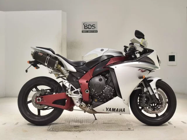Yamaha YZF-R1 лот № 2877 оценка 5  с аукциона в Японии