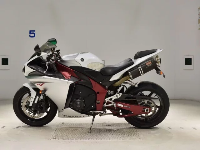 Yamaha YZF-R1
