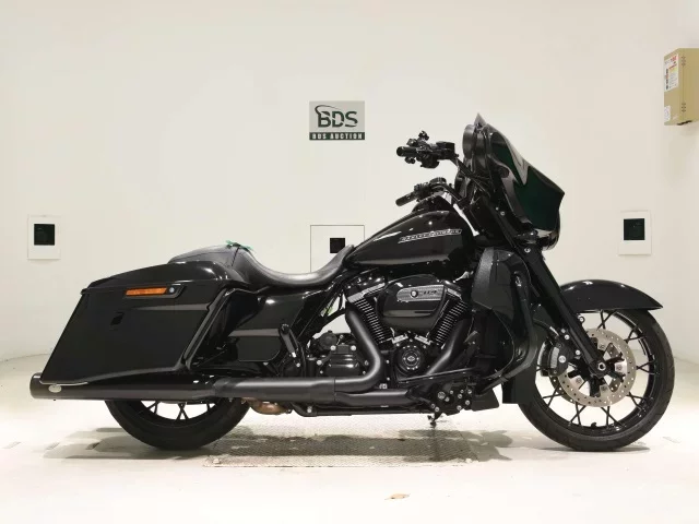 Harley-Davidson HARLEY FLHXS1870 лот № 2760 оценка 5  с аукциона в Японии