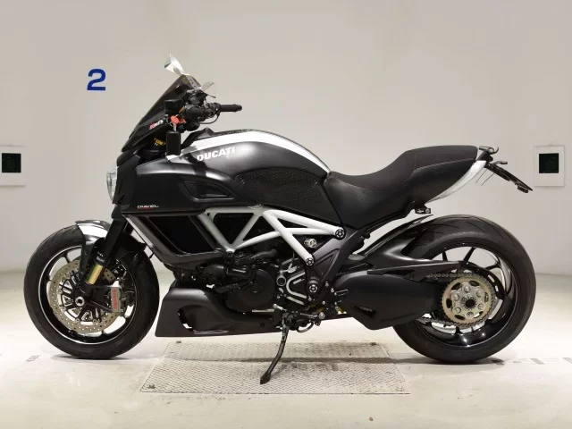 Ducati DUCATI DIAVEL CARBON
