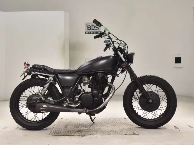 Yamaha SR400-2