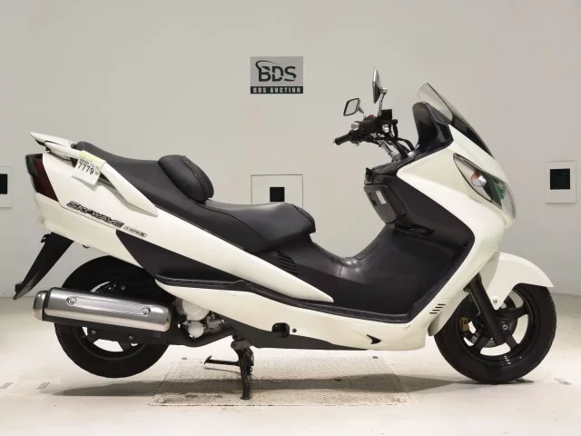 Suzuki SKYWAVE 250S-2 лот № 7779 оценка 4  с аукциона в Японии