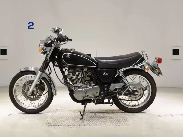 Yamaha SR400-4