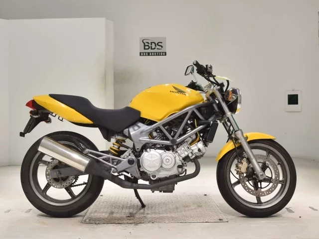 Honda VTR250 лот № 2887 оценка 4  с аукциона в Японии