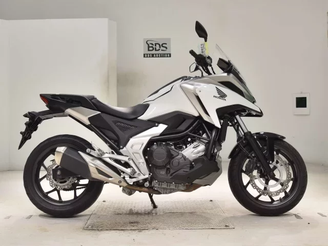 Honda NC750X-3 лот № 5388 оценка 5  с аукциона в Японии