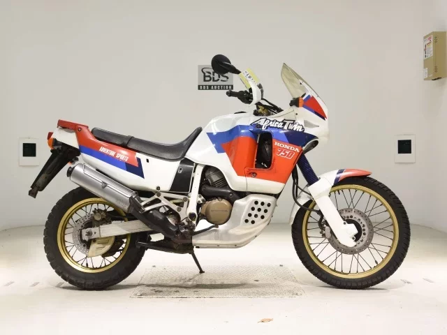Honda AFRICA TWIN 750 лот № 7781 оценка 4  с аукциона в Японии