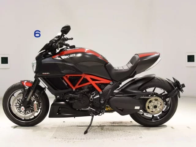 Ducati DUCATI DIAVEL CARBON