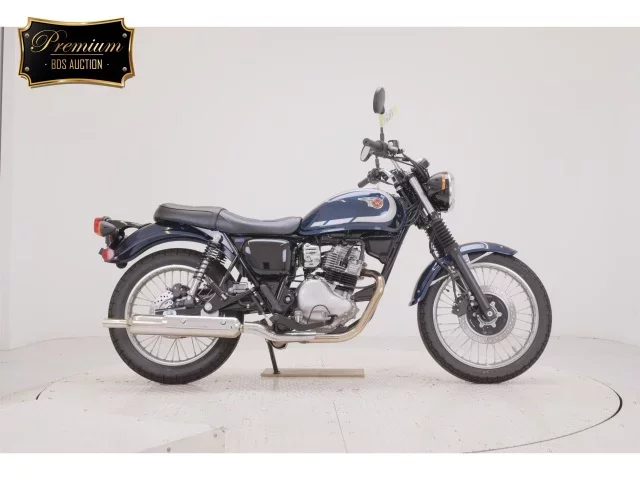 Kawasaki W230 лот № 7550 оценка 7  с аукциона в Японии