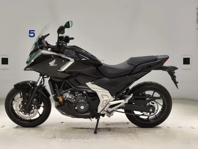 Honda NC750XD-3