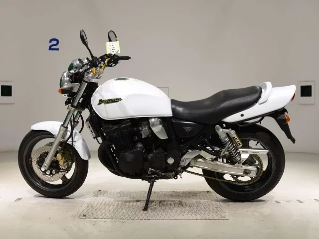 Suzuki INAZUMA 400