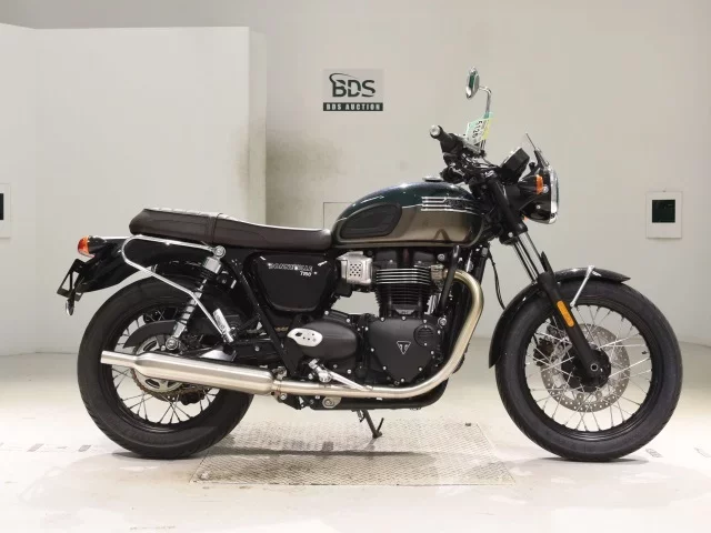 Triumph  BONNEVILLE T100 лот № 5126 оценка 5  с аукциона в Японии