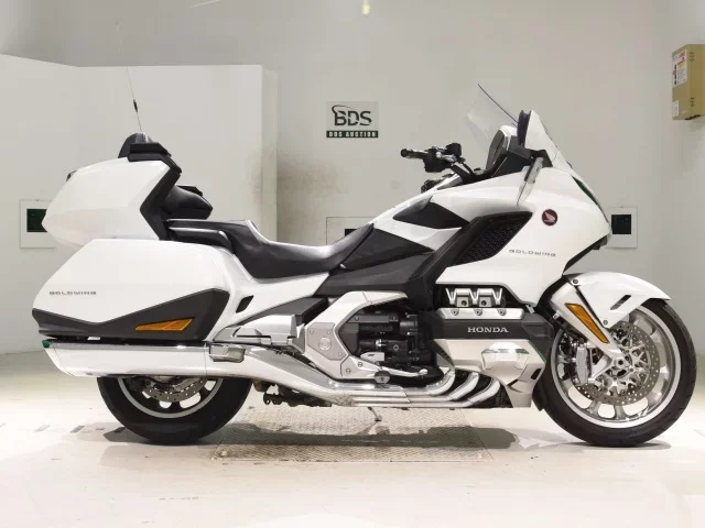 Honda GL1800 TOUR лот № 5324 оценка 4  с аукциона в Японии