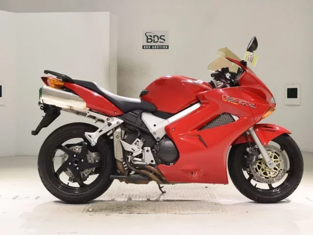 Honda VFR800 лот № 3037 оценка 4  с аукциона в Японии