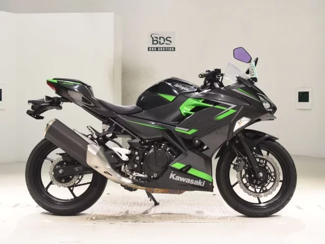 Kawasaki NINJA400-2 лот № 5141 оценка 5  с аукциона в Японии