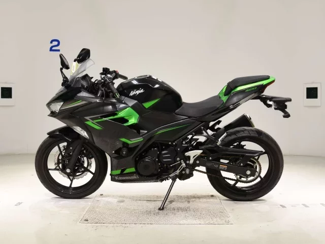 Kawasaki NINJA400-2