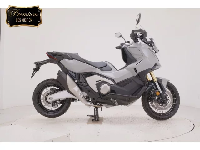Honda X-ADV750-2 лот № 2528 оценка 7  с аукциона в Японии