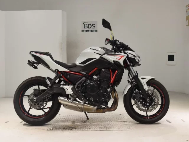 Kawasaki Z650A лот № 0448 оценка 5  с аукциона в Японии