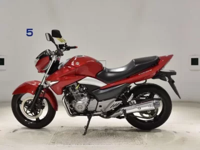 Suzuki GSR250  с аукциона в Японии