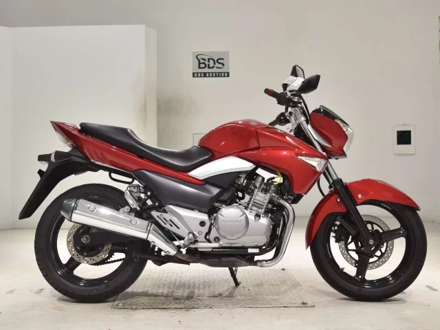 Suzuki GSR250 лот № 3001 оценка 4  с аукциона в Японии