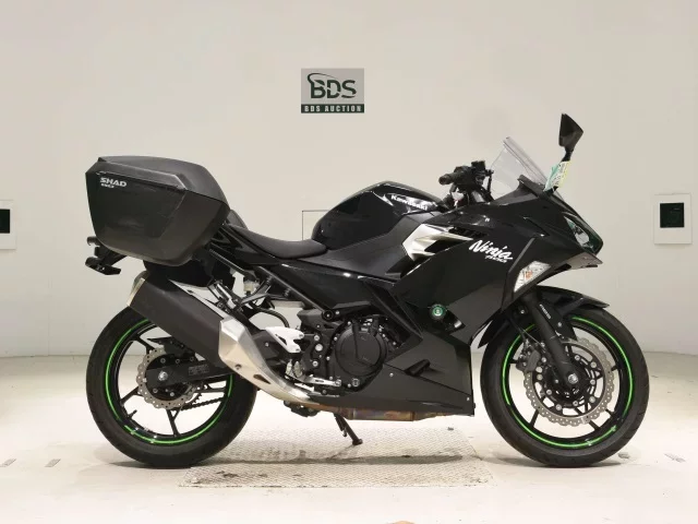 Kawasaki NINJA400-2 лот № 5215 оценка 5  с аукциона в Японии
