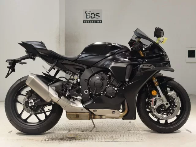 Yamaha YZF-R1 лот № 2950 оценка 9  с аукциона в Японии