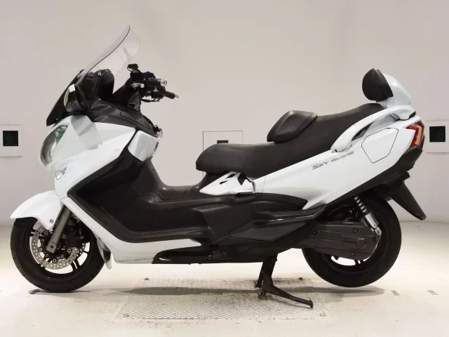 Suzuki SKYWAVE 650LX