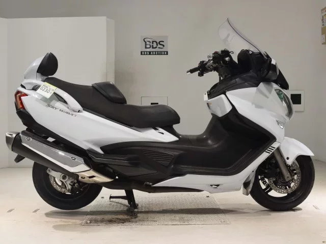 Suzuki SKYWAVE 650LX лот № 0230 оценка 4  с аукциона в Японии