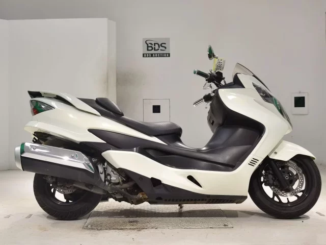 Suzuki SKYWAVE 250S-3 лот № 2807 оценка 4  с аукциона в Японии
