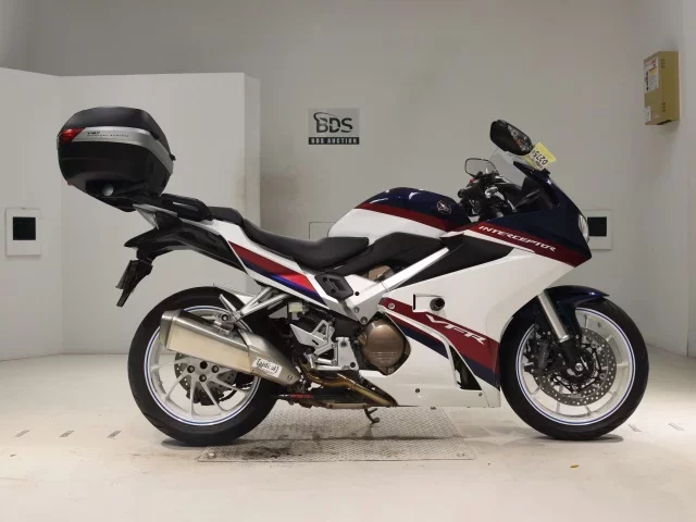 Honda VFR800F лот № 0275 оценка 5  с аукциона в Японии