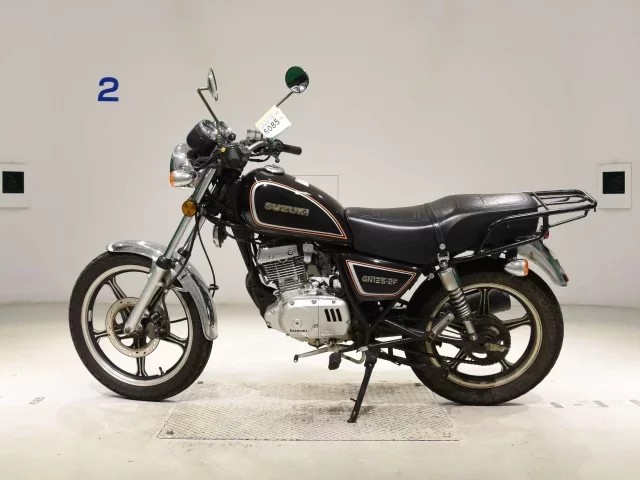 Suzuki GN125-2F