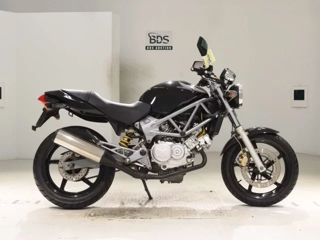 Honda VTR250 лот № 5408 оценка 4  с аукциона в Японии