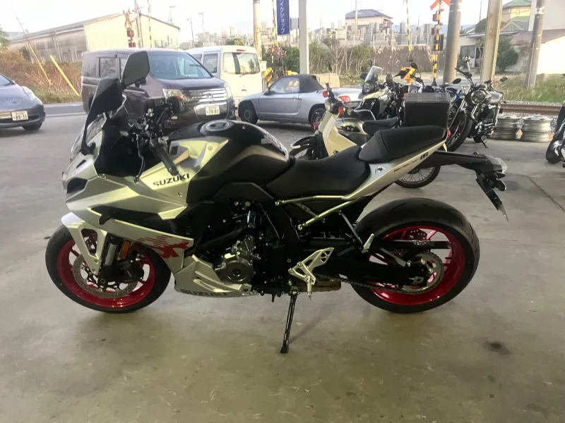 Suzuki GSX-8R