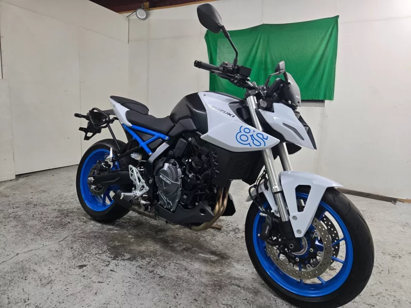 Suzuki GSX-8R