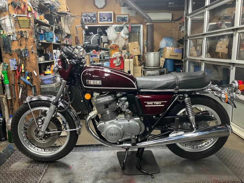 Yamaha TX750B