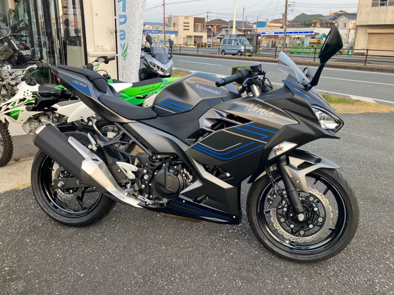 Kawasaki Ninja 400 ABS лот № 04219 оценка 6  с аукциона в Японии