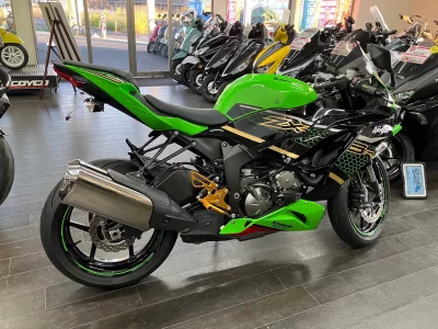 Kawasaki NINJA ZX-6R лот № 04279 оценка 5  с аукциона в Японии 2