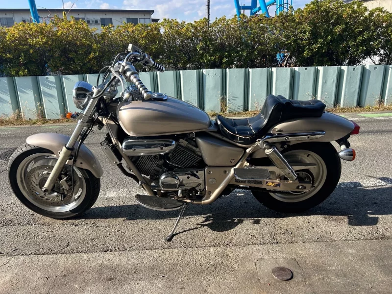 Honda V-TWIN MAGNA
