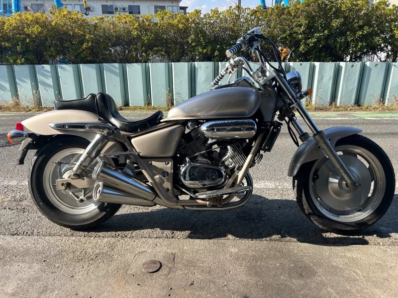 Honda V-TWIN MAGNA