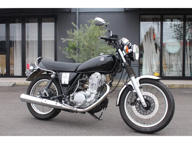 Yamaha SR400-1 лот № 00337 оценка 5  с аукциона в Японии