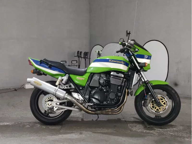 Kawasaki ZRX1100 лот № 8296 оценка 4  с аукциона в Японии