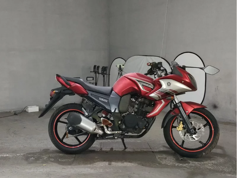 Yamaha FZ-16 FEATHER