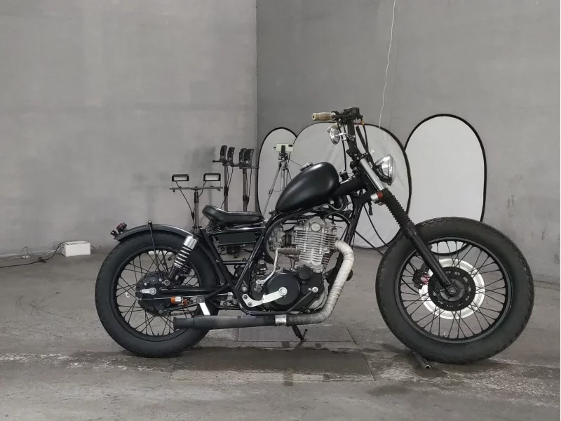 Yamaha SR400-1