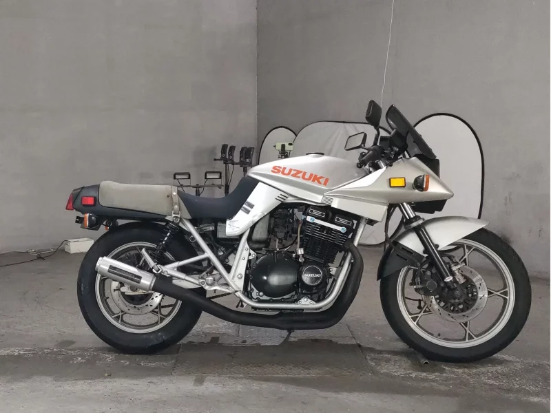 Suzuki GSX1100S KATANA