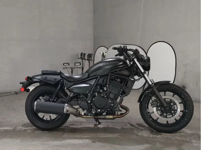 Kawasaki ELIMINATOR 400-1