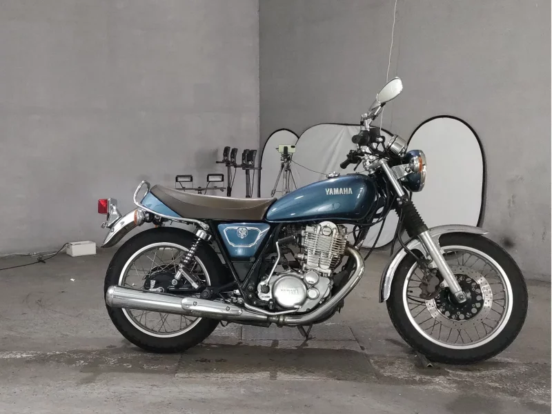 Yamaha SR400-1 лот № 7392 оценка 4  с аукциона в Японии