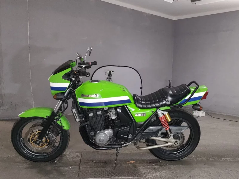 Kawasaki ZRX400