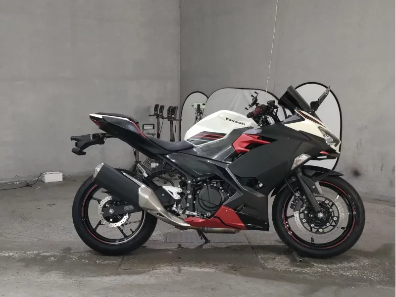 Kawasaki NINJA400