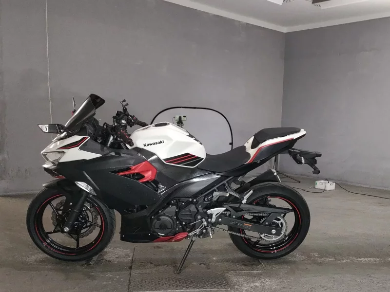 Kawasaki NINJA400