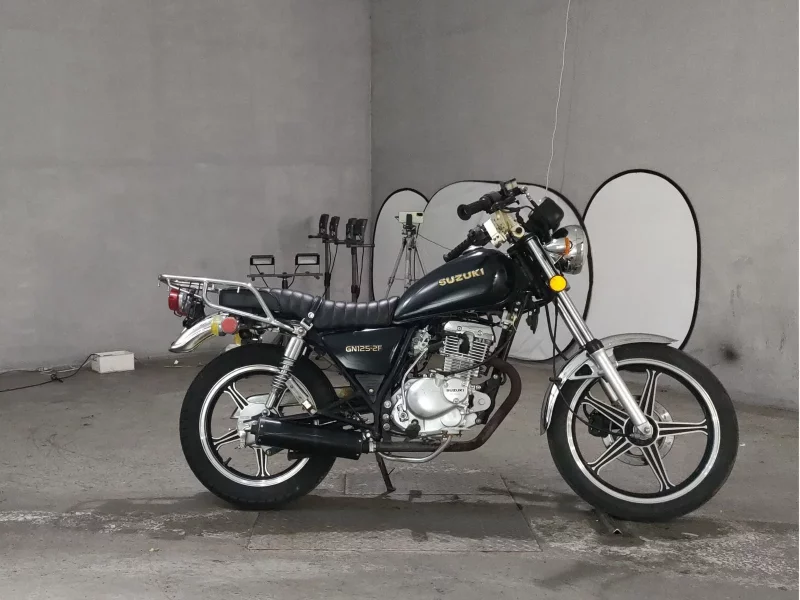 Suzuki GN125-2F